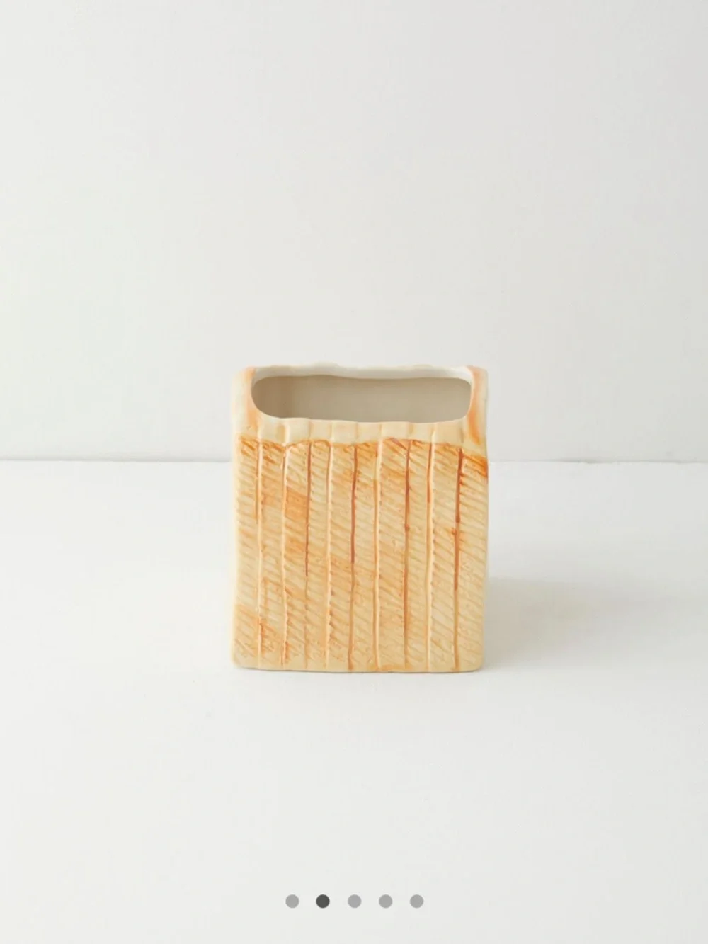 Urban Outfitters Bread Planter - Picture 4 of 11